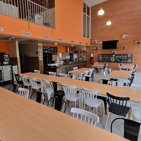 Residencia Universitaria Resa Giner De Los Rios Αλκαλά ντε Ενάρες Εξωτερικό φωτογραφία