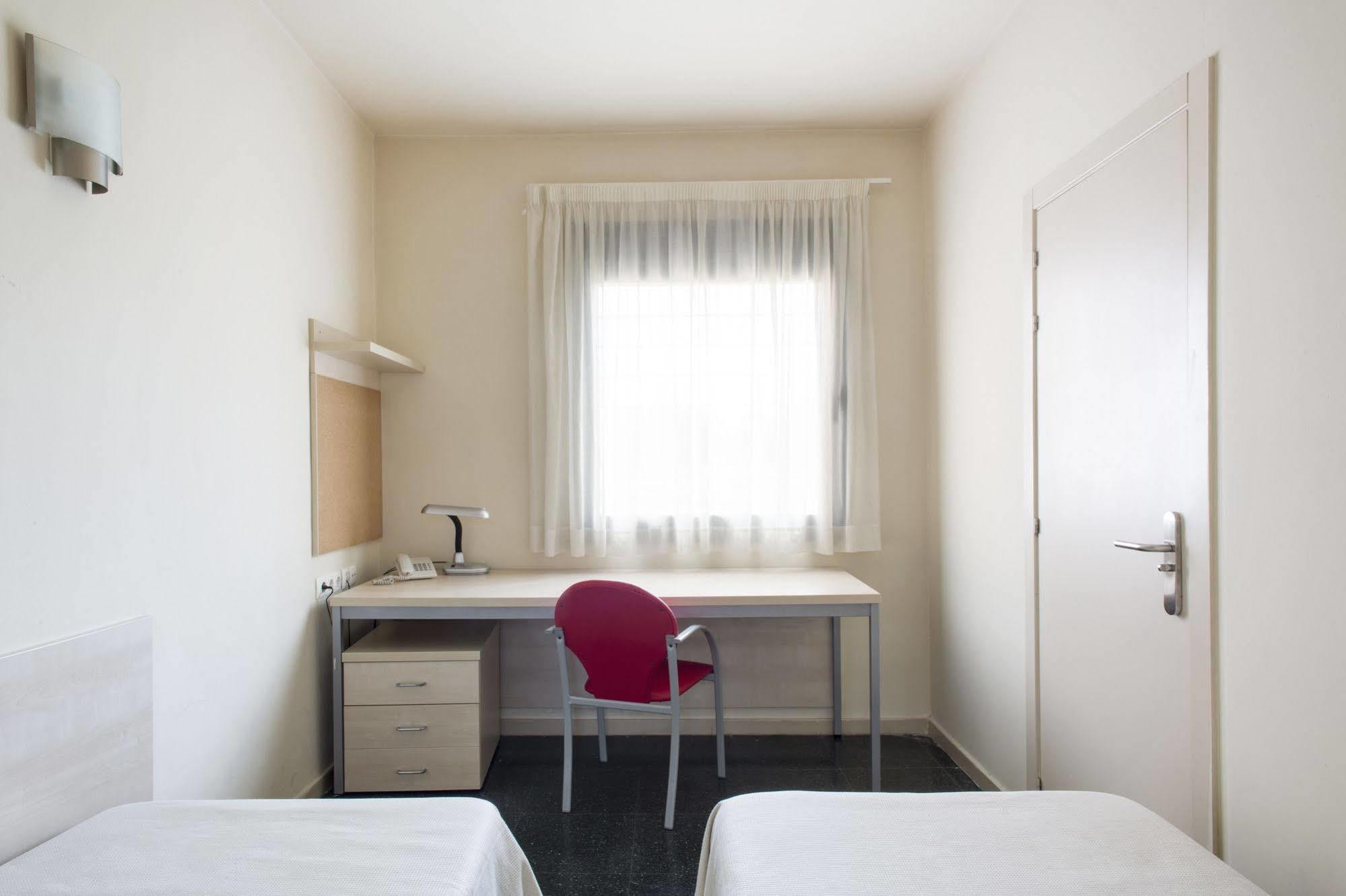 Residencia Universitaria Resa Giner De Los Rios Αλκαλά ντε Ενάρες Εξωτερικό φωτογραφία